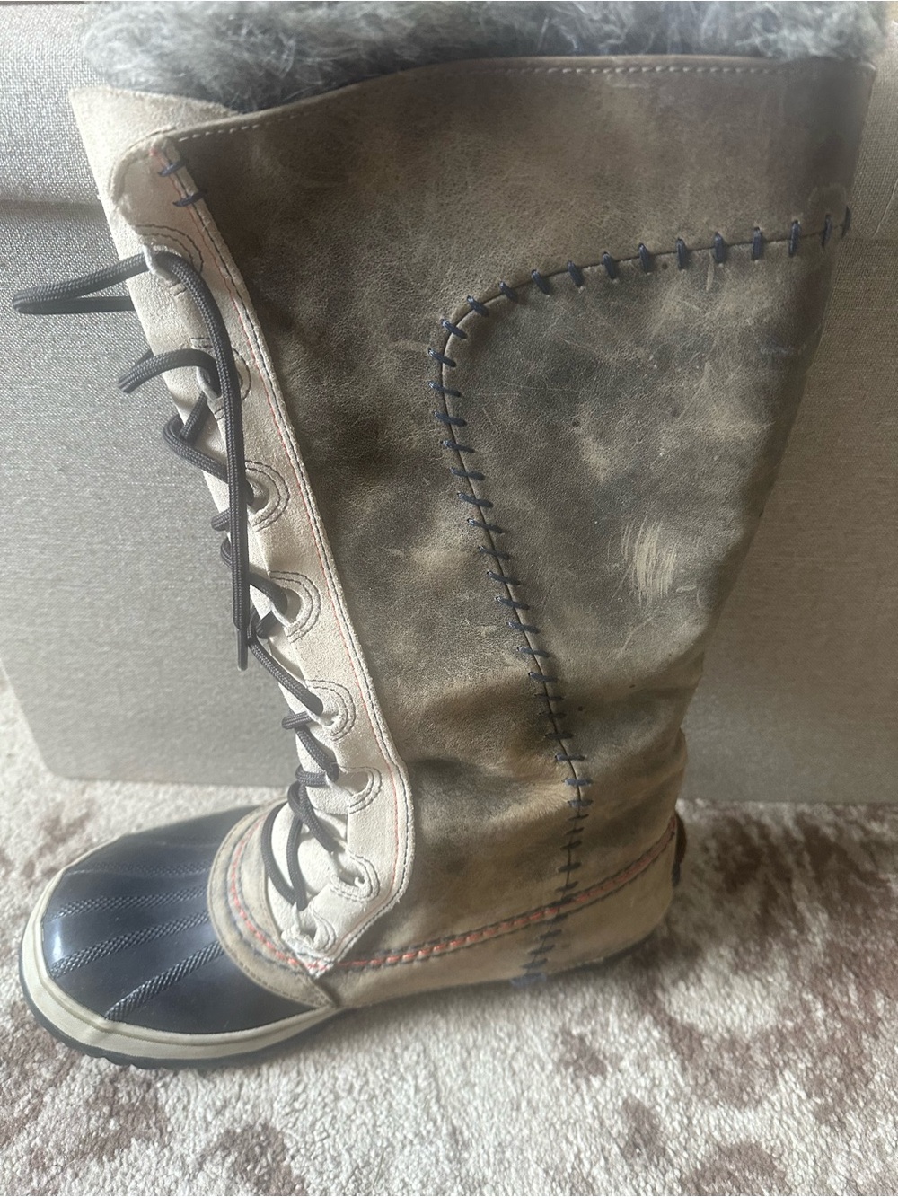 Sorel Olive Green and Black Lace-Up Insulated Winter Boot